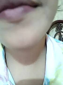 Snapshot of Anki-doll chatting on 03/22/25, 06:00 Anki-doll online show from 03/22/25, 06:00