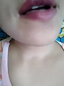 Snapshot of Anki-doll chatting on 09/19/25, 06:04 Anki-doll online show from 09/19/25, 06:04