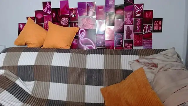 Snapshot of MilanaRoza chatting on 01/27/25, 05:47 MilanaRoza online show from 01/27/25, 05:47