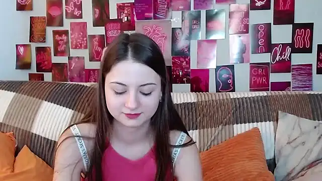 Snapshot of MilanaRoza chatting on 02/02/25, 09:19 MilanaRoza online show from 02/02/25, 09:19