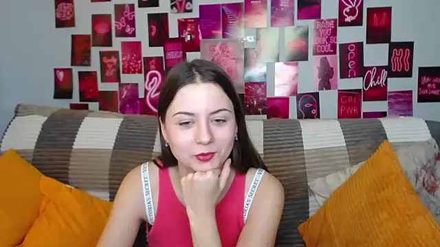 Snapshot of MilanaRoza chatting on 02/07/25, 09:16 MilanaRoza online show from 02/07/25, 09:16