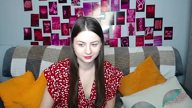 Snapshot of MilanaRoza chatting on 03/03/25, 05:42 MilanaRoza online show from 03/03/25, 05:42