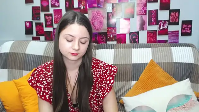 Snapshot of MilanaRoza chatting on 03/10/25, 04:57 MilanaRoza online show from 03/10/25, 04:57