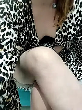 Snapshot of simay1111 chatting on 01/13/25, 10:56 simay1111 online show from 01/13/25, 10:56