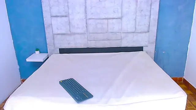 Snapshot of Eban_Dustan chatting on 12/20/24, 01:36 Eban Dustan online show from 12/20/24, 01:36