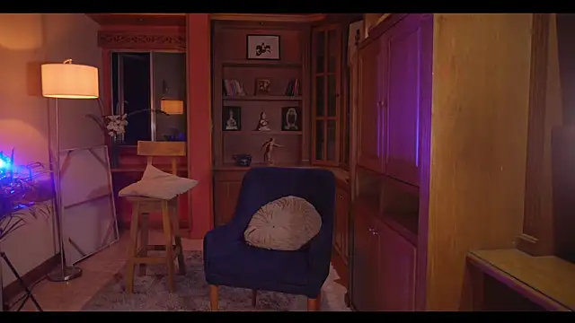  srerotic online show from 10/31/25, 11:17