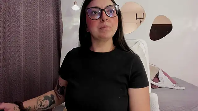 Vioolletta online show from 10/16/25, 07:26