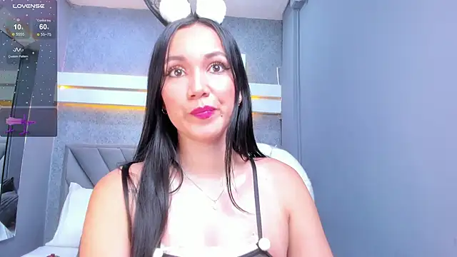 JessicaMilan online show from 10/31/25, 10:33