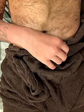 Snapshot of Dan8736 chatting on 10/31/25, 07:48 Dan8736 online show from 10/31/25, 07:48