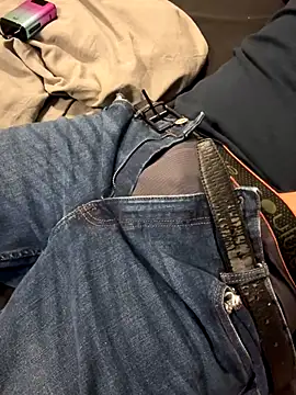 Snapshot of Dan8736 chatting on 11/29/25, 07:50 Dan8736 online show from 11/29/25, 07:50