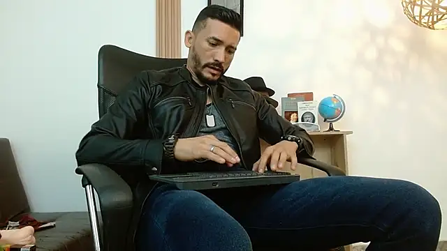 Reiko 85  online show from 02/14/25, 12:41