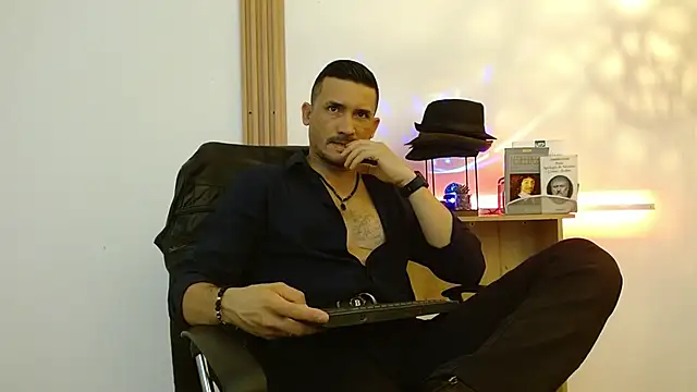 Reiko 85  online show from 11/03/25, 07:48