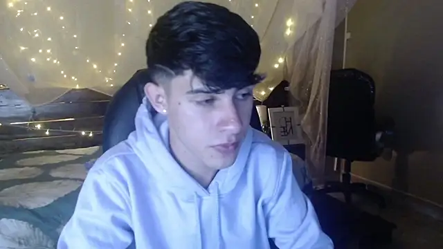 Dyla n18 online show from 01/27/25, 11:33