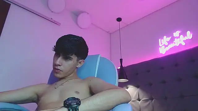 Dyla n18 online show from 02/05/25, 01:26