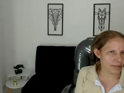 Milf karlye online show from 02/11/25, 04:33