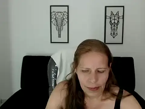 Milf karlye online show from 02/21/25, 06:40