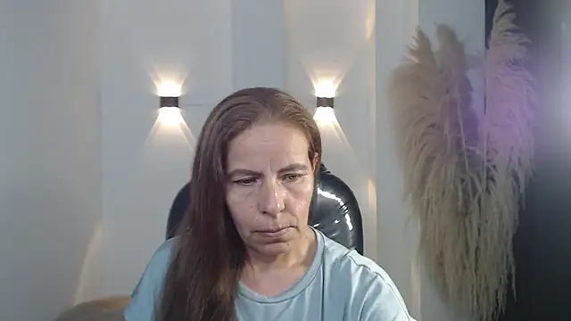 Snapshot of Milf_karlye chatting on 01/06/26, 01:53 Milf karlye online show from 01/06/26, 01:53