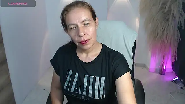 Snapshot of Milf_karlye chatting on 01/09/26, 04:26 Milf karlye online show from 01/09/26, 04:26