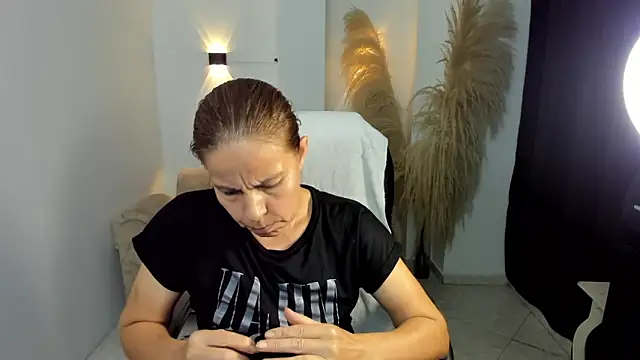 Snapshot of Milf_karlye chatting on 02/05/26, 03:55 Milf karlye online show from 02/05/26, 03:55