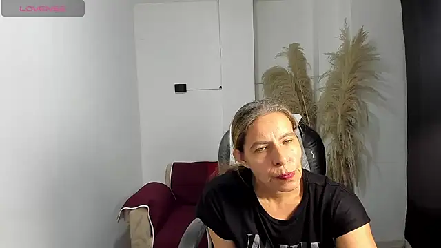 Milf karlye online show from 06/17/26, 03:09