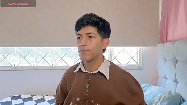 Snapshot of teobowny_ chatting on 11/16/25, 04:01 teobowny online show from 11/16/25, 04:01