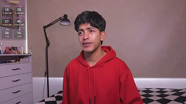 Snapshot of teobowny_ chatting on 11/19/25, 01:11 teobowny online show from 11/19/25, 01:11