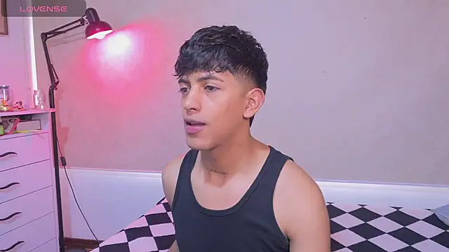 Snapshot of teobowny_ chatting on 11/28/25, 12:41 teobowny online show from 11/28/25, 12:41