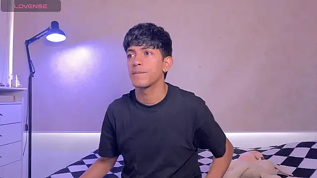 Snapshot of teobowny_ chatting on 02/23/26, 04:37 teobowny online show from 02/23/26, 04:37