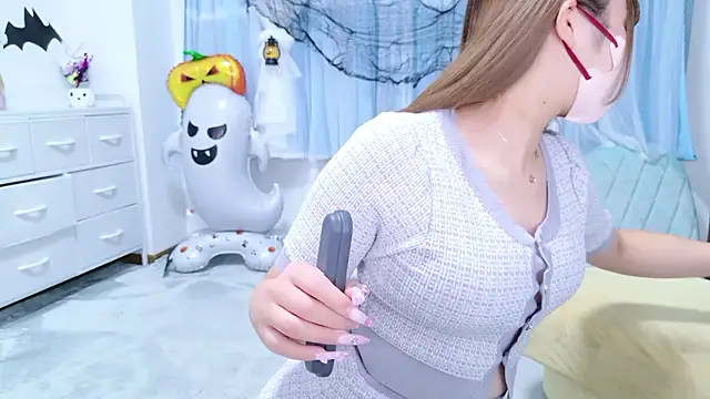 Snapshot of MAIKA_pyon chatting on 10/26/25, 05:19 MAIKA pyon online show from 10/26/25, 05:19