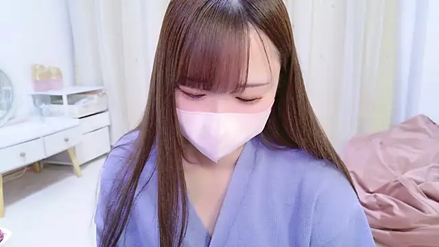 Snapshot of MAIKA_pyon chatting on 11/12/25, 10:20 MAIKA pyon online show from 11/12/25, 10:20