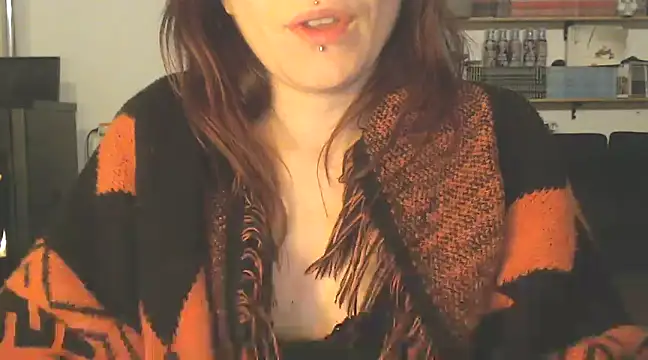 Snapshot of complicata_mente chatting on 12/25/24, 09:11 complicata mente online show from 12/25/24, 09:11