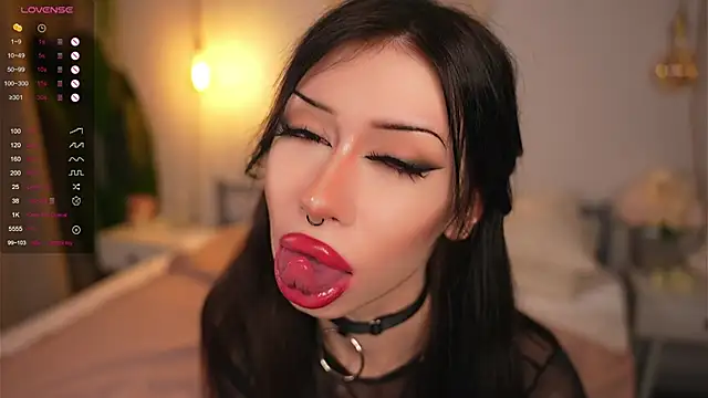 Devilsss toy online show from 11/08/25, 04:07