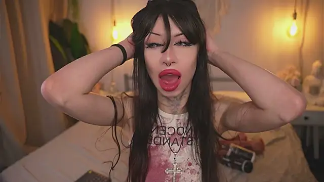 Devilsss toy online show from 11/21/25, 04:38