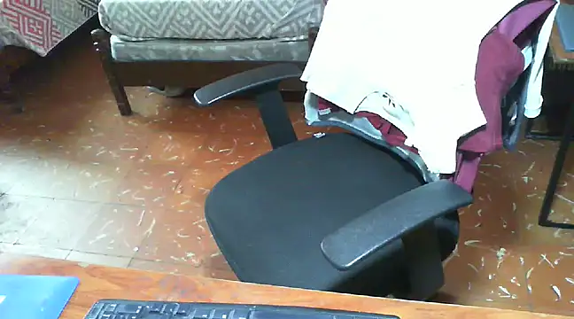 Roberto3102 online show from 03/22/25, 06:36