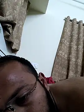 Snapshot of Punekarmanoj97 chatting on 03/29/26, 06:41 Punekarmanoj97 online show from 03/29/26, 06:41