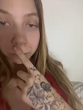 Snapshot of Mandispandis1 chatting on 01/06/25, 08:28 Mandispandis1 online show from 01/06/25, 08:28