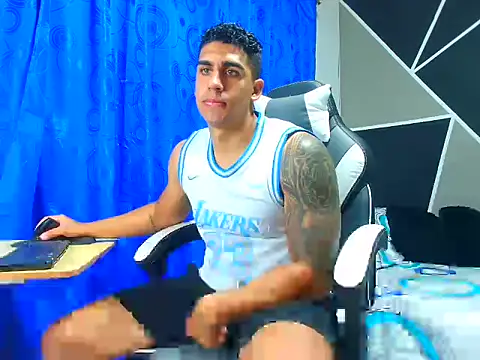 Snapshot of astrom_greyy chatting on 09/30/25, 01:38 astrom greyy online show from 09/30/25, 01:38