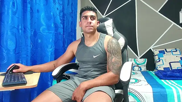 Snapshot of astrom_greyy chatting on 10/10/25, 10:31 astrom greyy online show from 10/10/25, 10:31