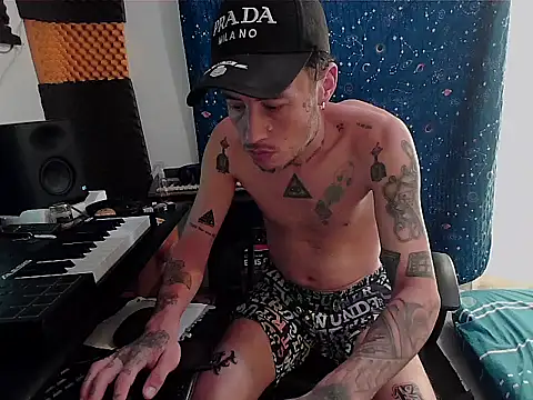 patrik tattoo  online show from 01/11/25, 04:03