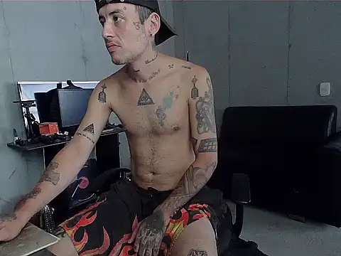 Snapshot of patrik_tattoo_ chatting on 03/22/26, 06:11 patrik tattoo online show from 03/22/26, 06:11