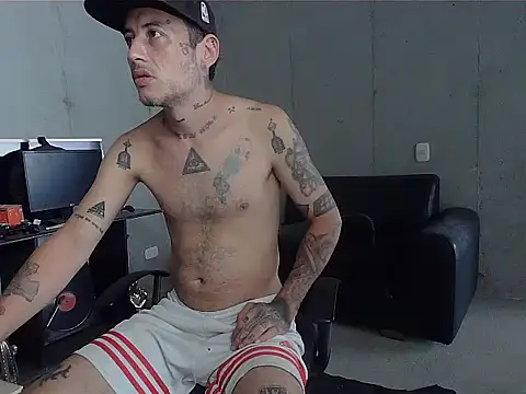 Snapshot of patrik_tattoo_ chatting on 03/29/26, 05:24 patrik tattoo online show from 03/29/26, 05:24