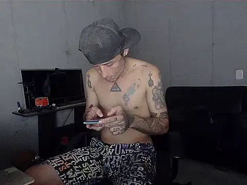 Snapshot of patrik_tattoo_ chatting on 04/02/26, 05:49 patrik tattoo online show from 04/02/26, 05:49