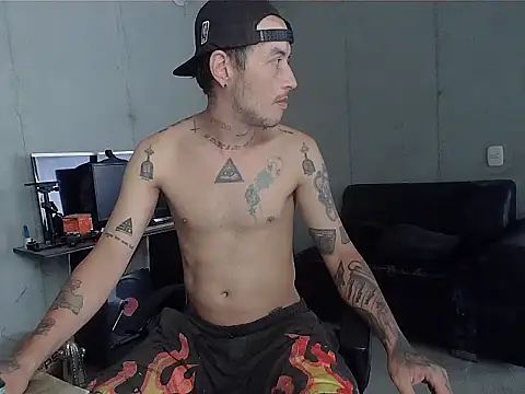 Snapshot of patrik_tattoo_ chatting on 04/06/26, 04:30 patrik tattoo online show from 04/06/26, 04:30