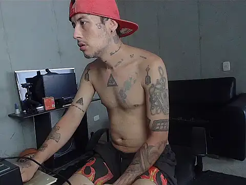 Snapshot of patrik_tattoo_ chatting on 04/07/26, 05:02 patrik tattoo online show from 04/07/26, 05:02