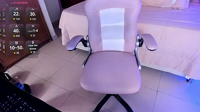 Kitty Pam online show from 10/24/25, 08:05