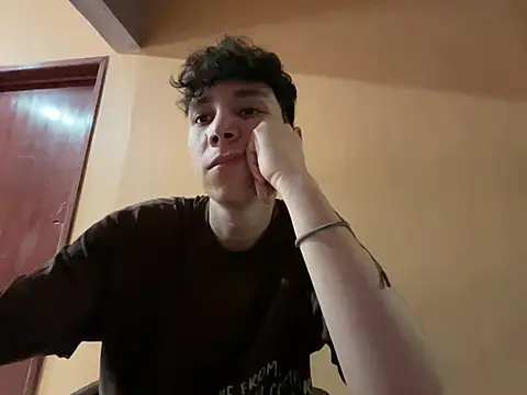 Snapshot of Omaaaaaaa00001 chatting on 02/07/25, 07:27 Omaaaaaaa00001 online show from 02/07/25, 07:27