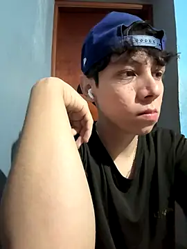 Snapshot of Omaaaaaaa00001 chatting on 11/07/25, 04:18 Omaaaaaaa00001 online show from 11/07/25, 04:18