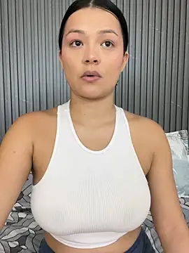 Snapshot of Lola_sweeet18 chatting on 02/25/26, 10:47 Lola sweeet18 online show from 02/25/26, 10:47