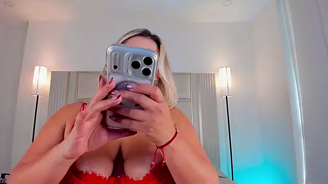 Snapshot of saraamiller_ chatting on 03/05/26, 07:10 saraamiller online show from 03/05/26, 07:10