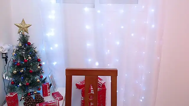 Snapshot of Genesisgems11_ chatting on 12/13/24, 06:31 Genesisgems11 online show from 12/13/24, 06:31